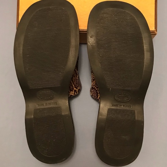 Steve Madden Slide Sandals, size 7B - Picture 8 of 8